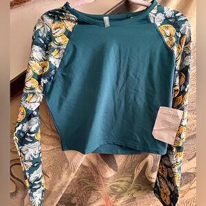 * New Garnet Hill Rashguard Cropped Swim Active SZ Medium *